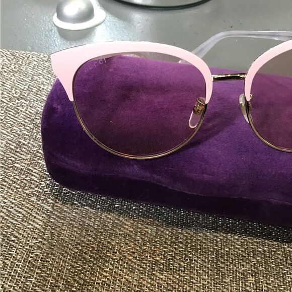 Pink Gucci Sunglasses with Bumble Bee Logo - Picture 4 of 11
